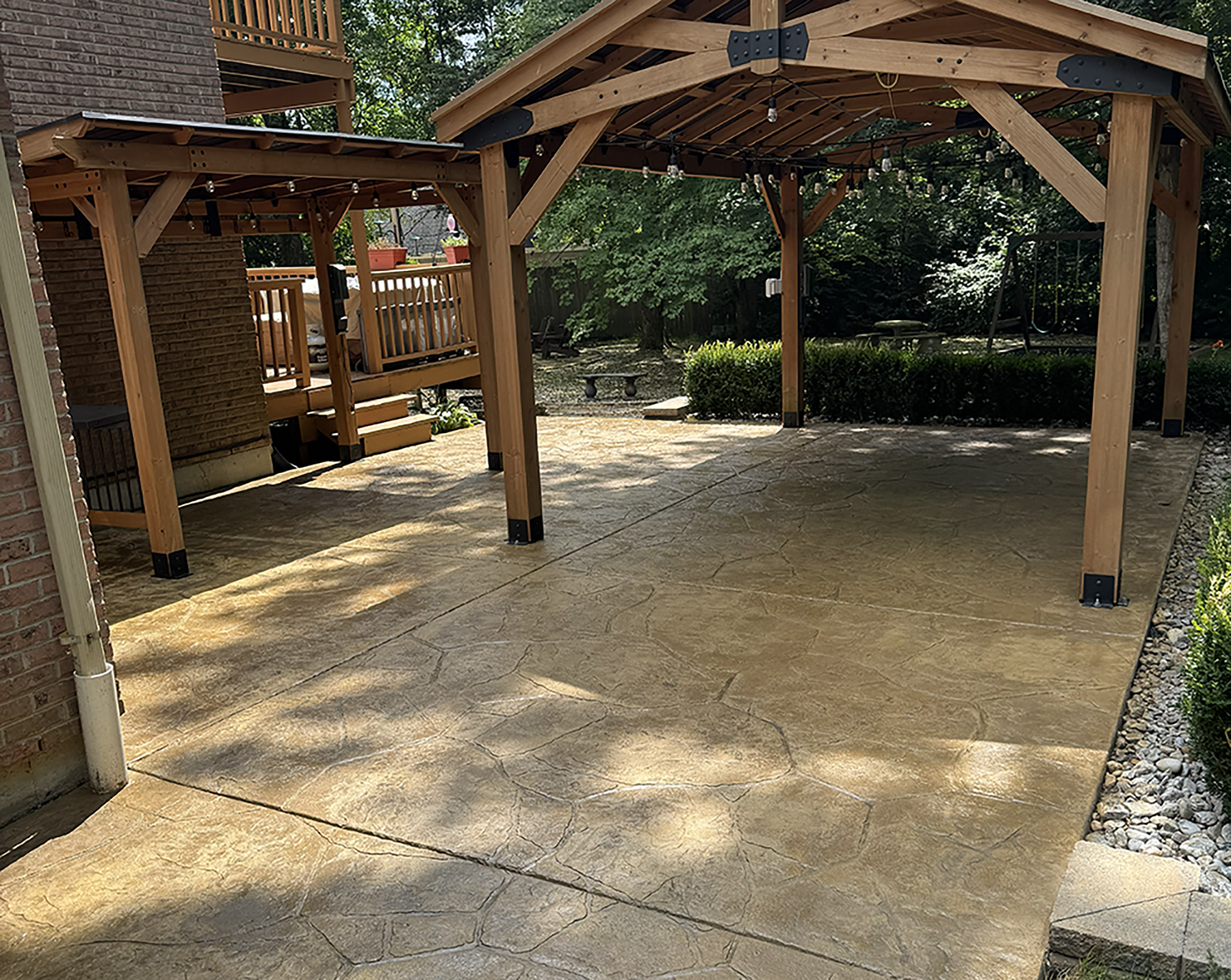 Paver walkway and retaining wall installation in Centerville, Ohio